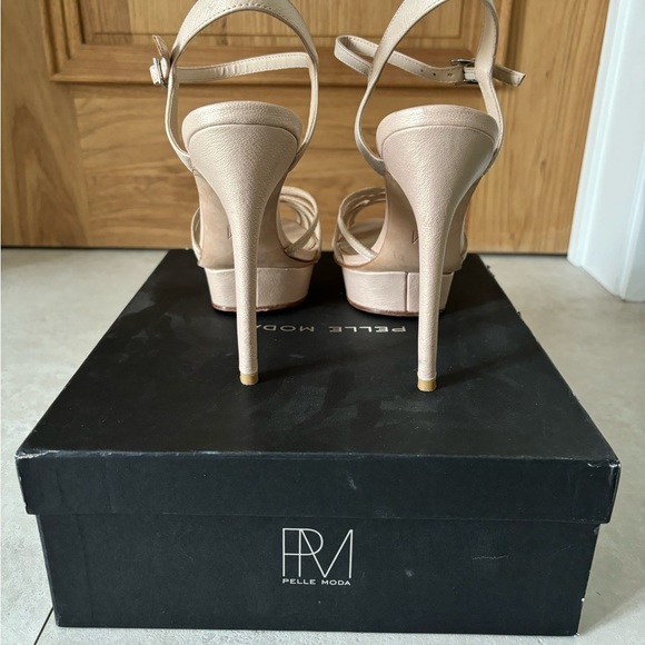 Pelle Moda Sandals - Pearlized Napa - Picture 4 of 5